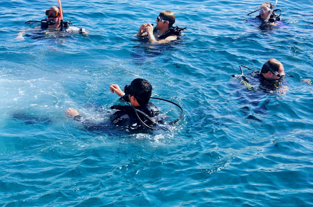 découvrez le tourisme d'aventure : une expérience unique qui combine exploration, sensations fortes et nature spectaculaire. que ce soit pour le trekking, le rafting ou l'escalade, plongez dans des paysages extraordinaires et vivez des moments inoubliables en pleine nature.